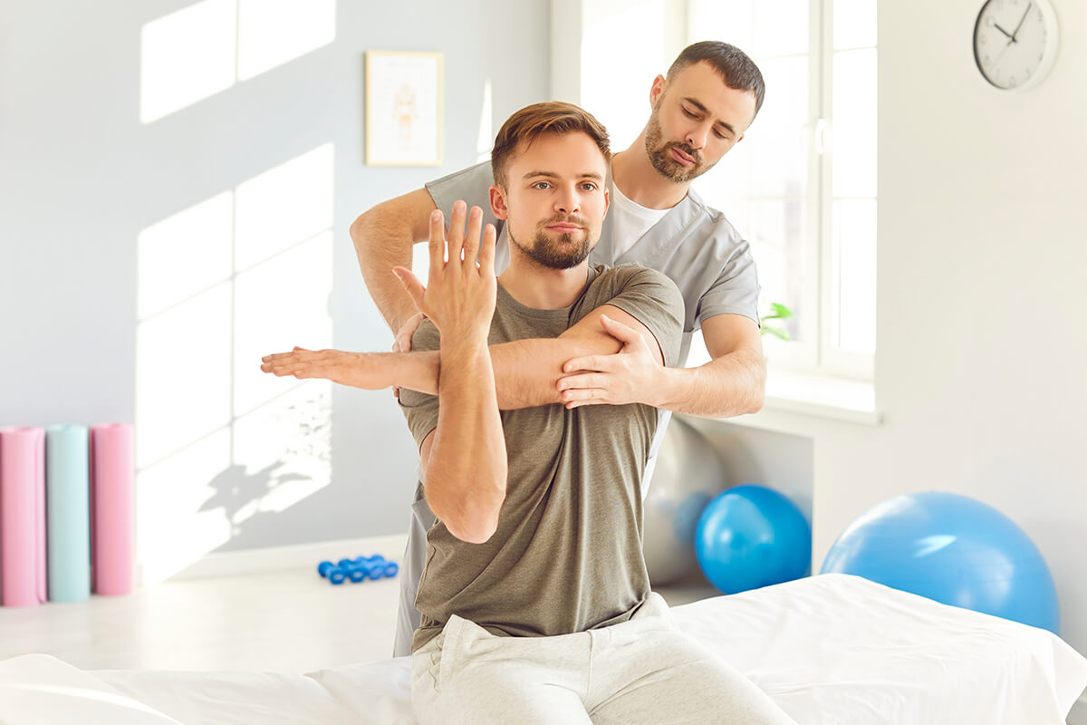 How-Physiotherapy-Addresses-Postural-Issues